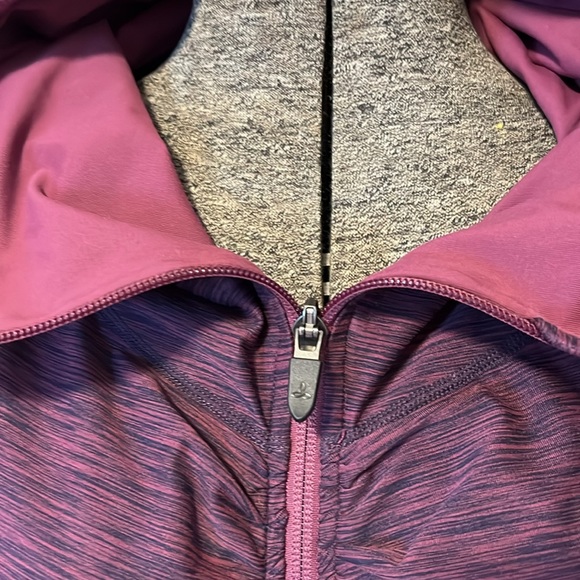 Prana lightweight jacket with hood, scuba cut, heathered maroon, ruched, M - Picture 5 of 11